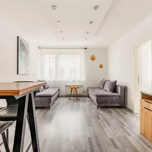 Cozy Renovated Close To Schoenbrunn Palace Vienna
