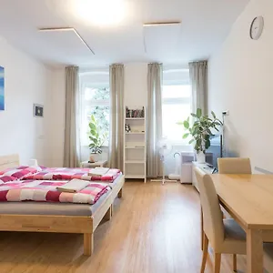  Apartment Smile Schoenbrunn